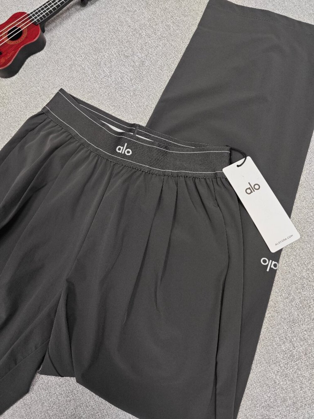 NWT ALO Yoga Suit Up Trouser | Anthracite Gray | Relaxed 30" Inseam💖 - Picture 5 of 8